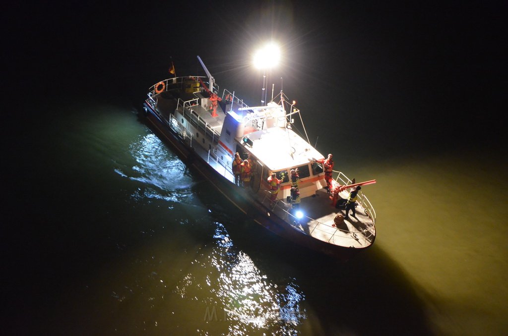 Einsatz BF Hoehenretter Koelner Seilbahn Hoehe Zoobruecke P2431.JPG